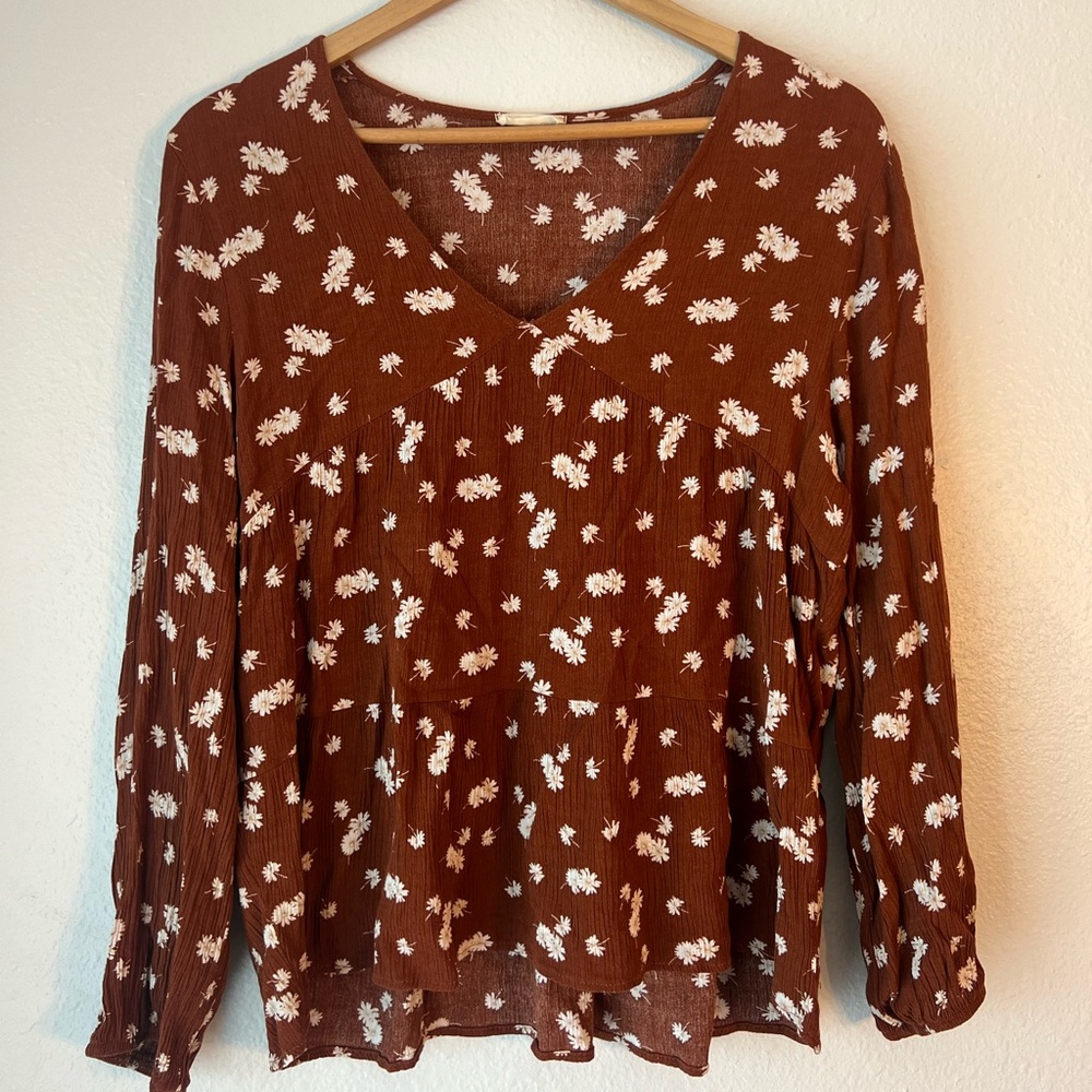 Women’s V-Neck Long Sleeve